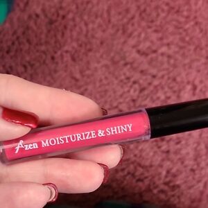 Moisturize & Shiny Lip Gloss — Bright Pink